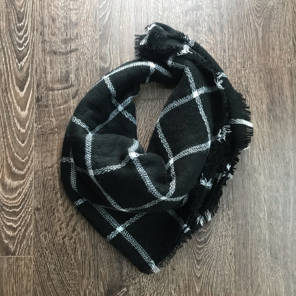 BOGO Gorgeous Oversized Black and White Scarf NWOT